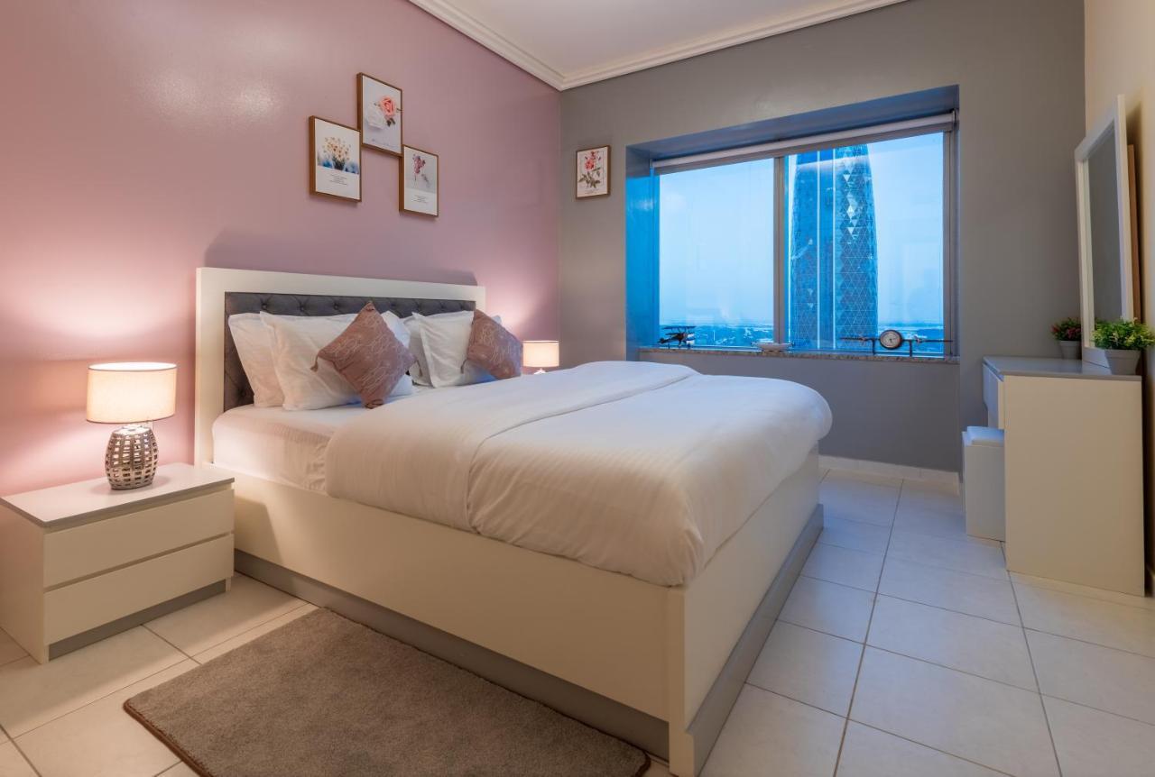 Trinity Holiday Homes - Sheikh Zayed Road Near To Financial Center Metro Station Дубай Екстер'єр фото