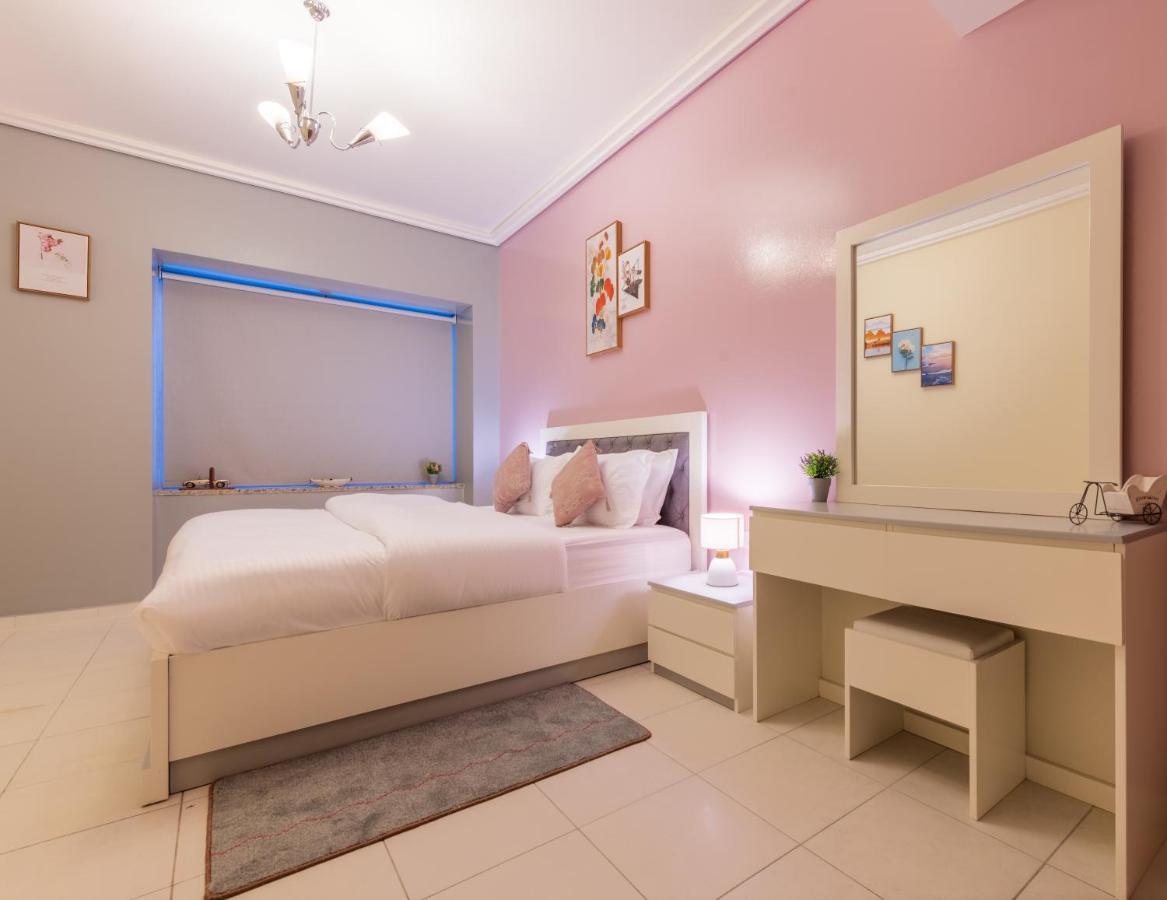 Trinity Holiday Homes - Sheikh Zayed Road Near To Financial Center Metro Station Дубай Екстер'єр фото