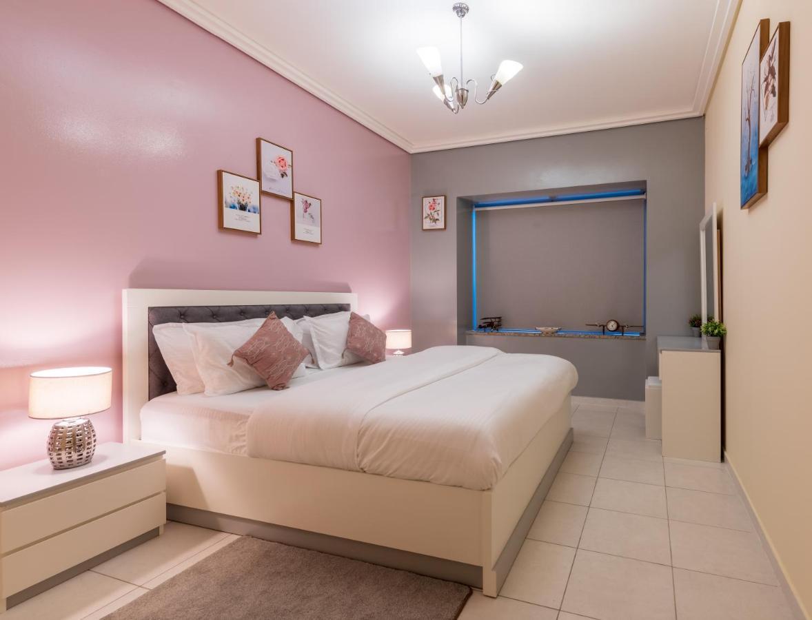 Trinity Holiday Homes - Sheikh Zayed Road Near To Financial Center Metro Station Дубай Екстер'єр фото