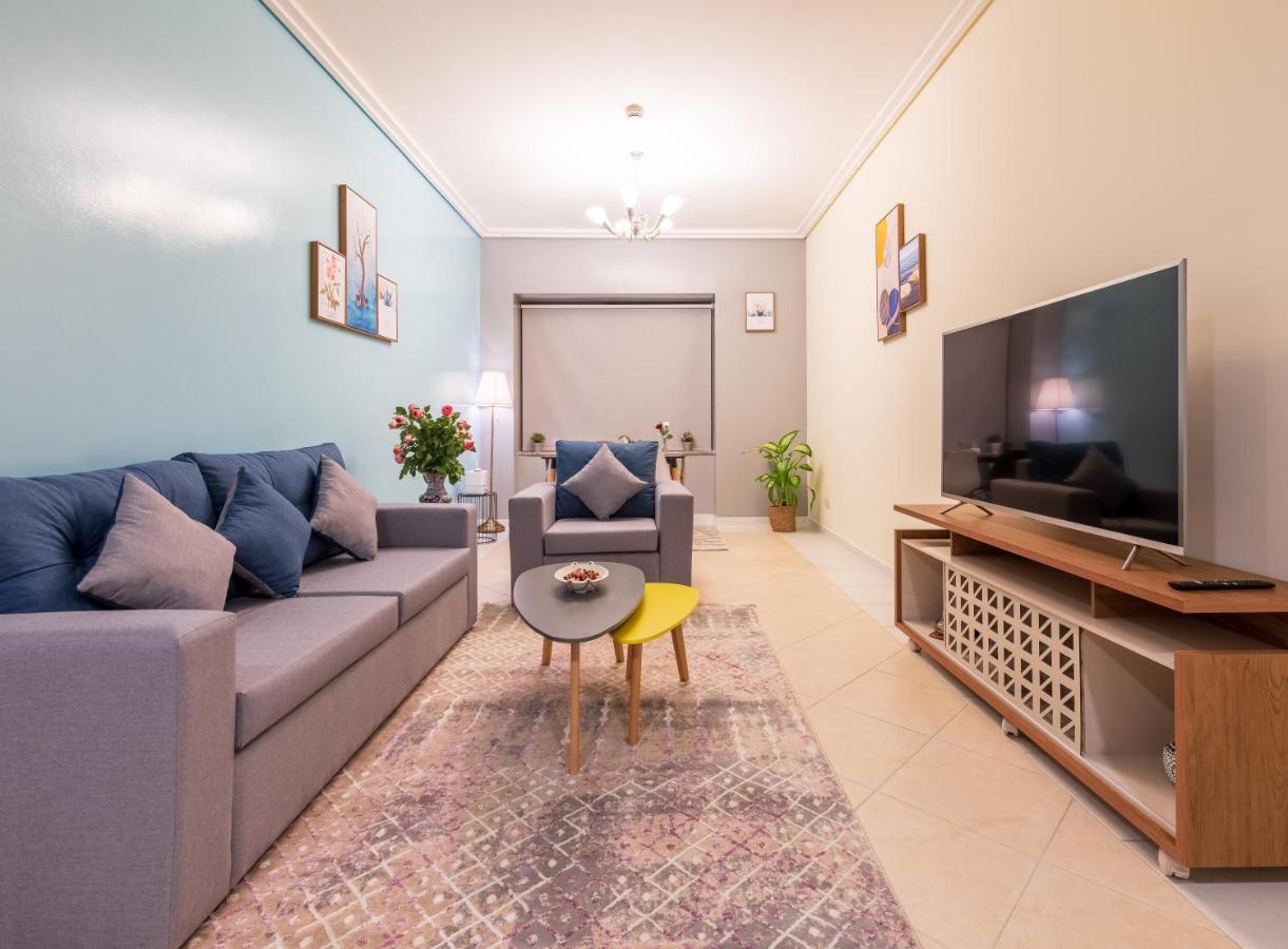 Trinity Holiday Homes - Sheikh Zayed Road Near To Financial Center Metro Station Дубай Екстер'єр фото