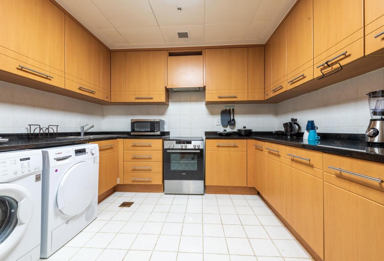 Trinity Holiday Homes - Sheikh Zayed Road Near To Financial Center Metro Station Дубай Екстер'єр фото