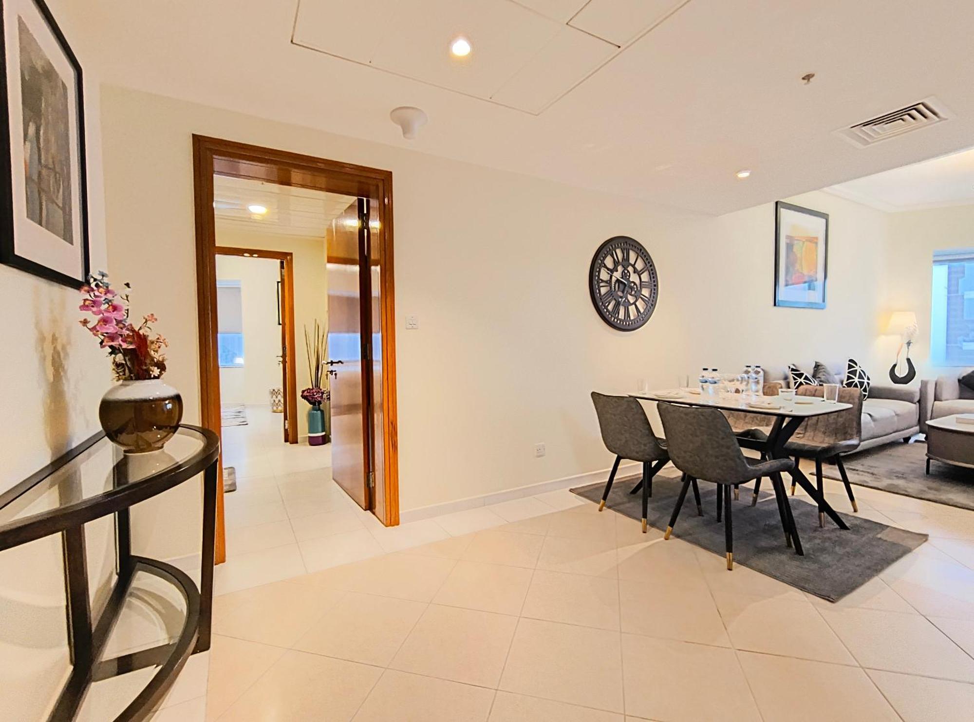 Trinity Holiday Homes - Sheikh Zayed Road Near To Financial Center Metro Station Дубай Екстер'єр фото