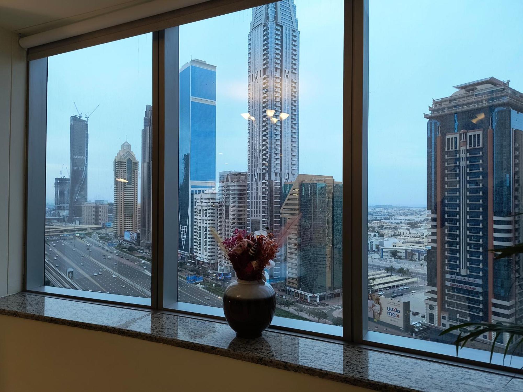 Trinity Holiday Homes - Sheikh Zayed Road Near To Financial Center Metro Station Дубай Екстер'єр фото