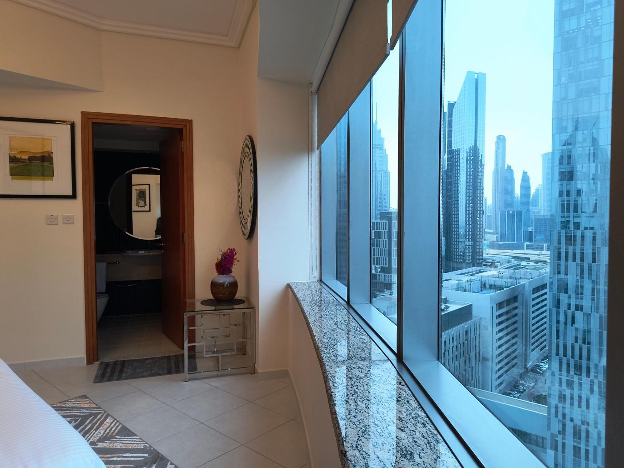Trinity Holiday Homes - Sheikh Zayed Road Near To Financial Center Metro Station Дубай Екстер'єр фото