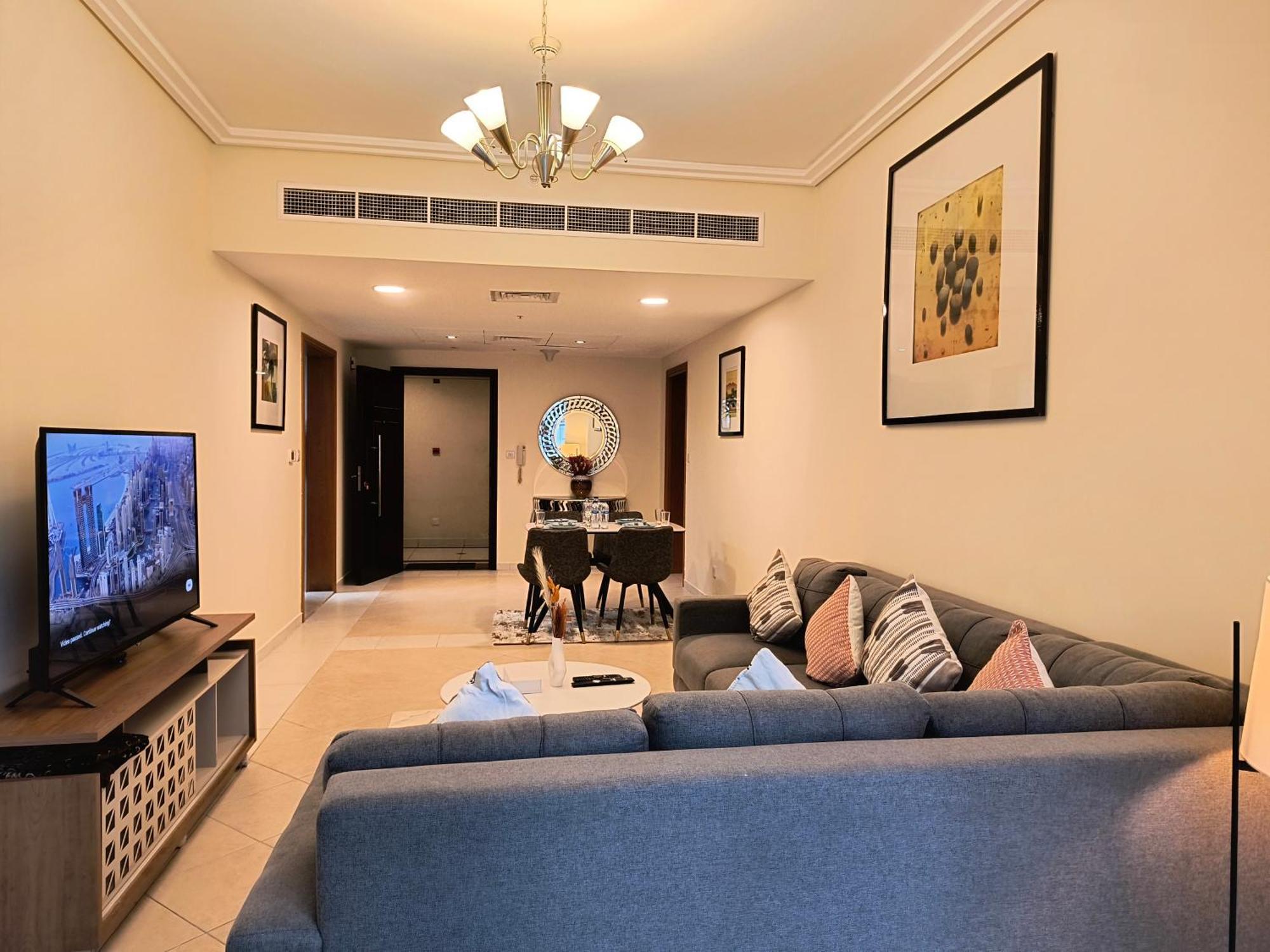 Trinity Holiday Homes - Sheikh Zayed Road Near To Financial Center Metro Station Дубай Екстер'єр фото
